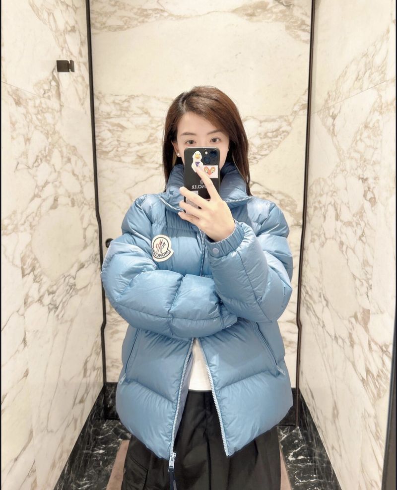 몽클레르 로고 패치 스탠드 칼라 패딩 재킷 - 여자패딩 레플리카 참고 이미지